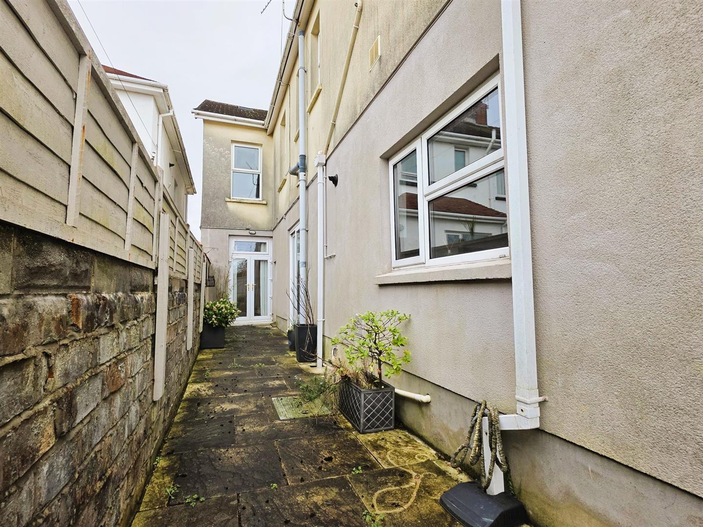 New Road, Llanelli, SA15 3DP